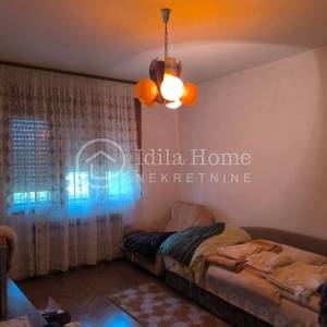 RAKITJE/OBITELJSKA katnica sa 889m2 okućnice/ odlična lokacija 