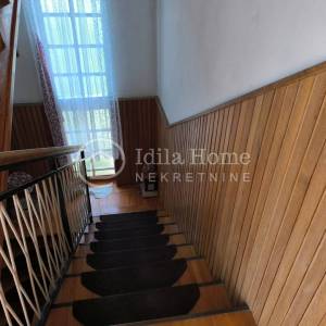 RAKITJE/OBITELJSKA katnica sa 889m2 okućnice/ odlična lokacija 