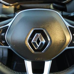 Renault Captur 1.6 E-Tech 160 AUTOMATIK Intens *LED, NAVIGACIJA, KAMERA*