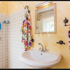 Renovirana kamena kuća s bazenom
