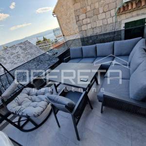 Renovirana mediteranska kuća s terasom i pogledom na more, Mimice