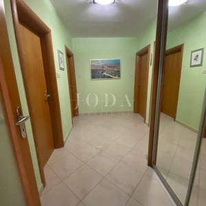 Rešetari trosoban stan, 200 m2