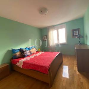 Rešetari trosoban stan, 200 m2