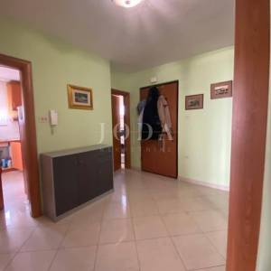 Rešetari trosoban stan, 200 m2
