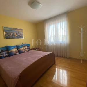 Rešetari trosoban stan, 200 m2