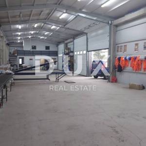 RIJEKA, ČAVLE- gospodarska zgrada 380 m2, na građevinskom zemljištu od 3763 m2