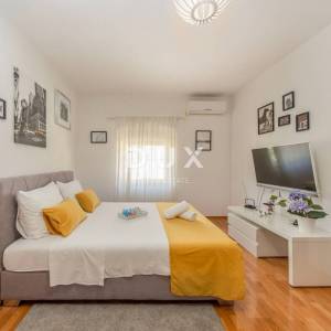 RIJEKA, CENTAR - veći stan u centru Rijeke s balkonom, odlična investicija kao apartmani