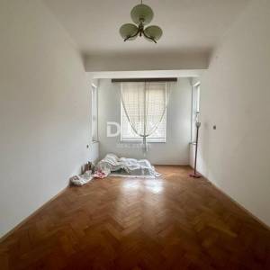RIJEKA, CENTAR/PEĆINE – Prostran stan s pogledom na more i ekskluzivnim popustom za projekt preuređenja!