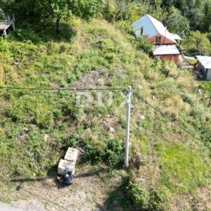 RIJEKA, GROBNIK - zemljište s objektom