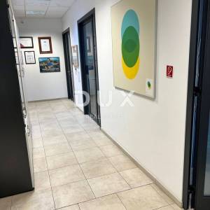 RIJEKA, KASTAV - poslovni prostor / uredski prostor 368 m2, modernije uređen!!!