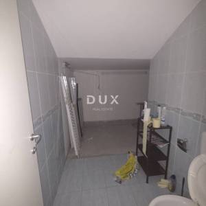 RIJEKA, MLAKA-  poslovni prostor 350m2, prizemlje za zakup/ najam- broj 1