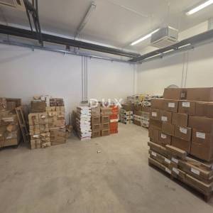 RIJEKA, MLAKA-  poslovni prostor 350m2, prizemlje za zakup/ najam- broj 1
