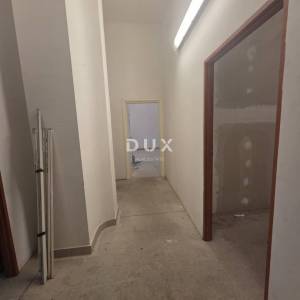 RIJEKA, MLAKA-  poslovni prostor 350m2, prizemlje za zakup/ najam- broj 1