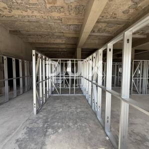 RIJEKA, MLAKA - VIŠENAMJENSKI POSLOVNI PROSTOR, 2 ETAŽE 780 m² PO KATU