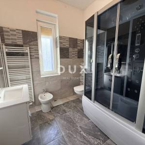 RIJEKA, POTOK - uređeni 3S+DB s garažom i 3 balkona, 2 kupaonice