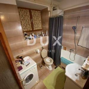 RIJEKA, TRSAT, CENTAR - stan 103 m2 u prizemlju + GARAŽA 25 m2 + okućnica u centru Trsata! PRILIKA!