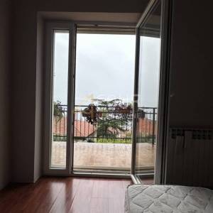 Rijeka, Trsat, dvoetažni stan, 5s+db, 120.80m2, balkon i terasa