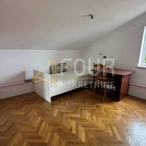 Rijeka, Trsat, dvoetažni stan, 5s+db, 120.80m2, balkon i terasa