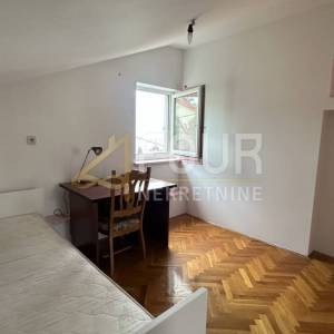 Rijeka, Trsat, dvoetažni stan, 5s+db, 120.80m2, balkon i terasa