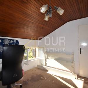 Rijeka, Trsat, kuća u nizu, 90m2, pogled na more