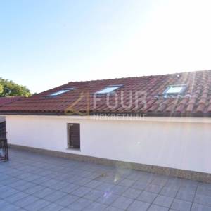 Rijeka, Trsat, kuća u nizu, 90m2, pogled na more