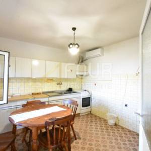 Rijeka, Trsat, kuća u nizu, 90m2, pogled na more