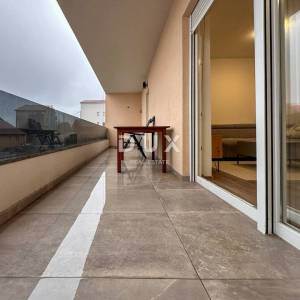 RIJEKA, ZAMET - 3S+DB u novogradnji s velikom terasom i parkingom