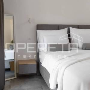 Rijetka prilika stana u Komiži - moderna oaza u urbanoj vili