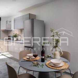 Rijetka prilika stana u Komiži - moderna oaza u urbanoj vili