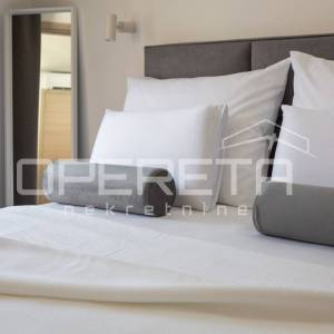 Rijetka prilika stana u Komiži - moderna oaza u urbanoj vili