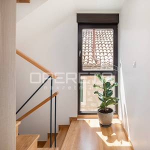 Rijetka prilika stana u Komiži - moderna oaza u urbanoj vili