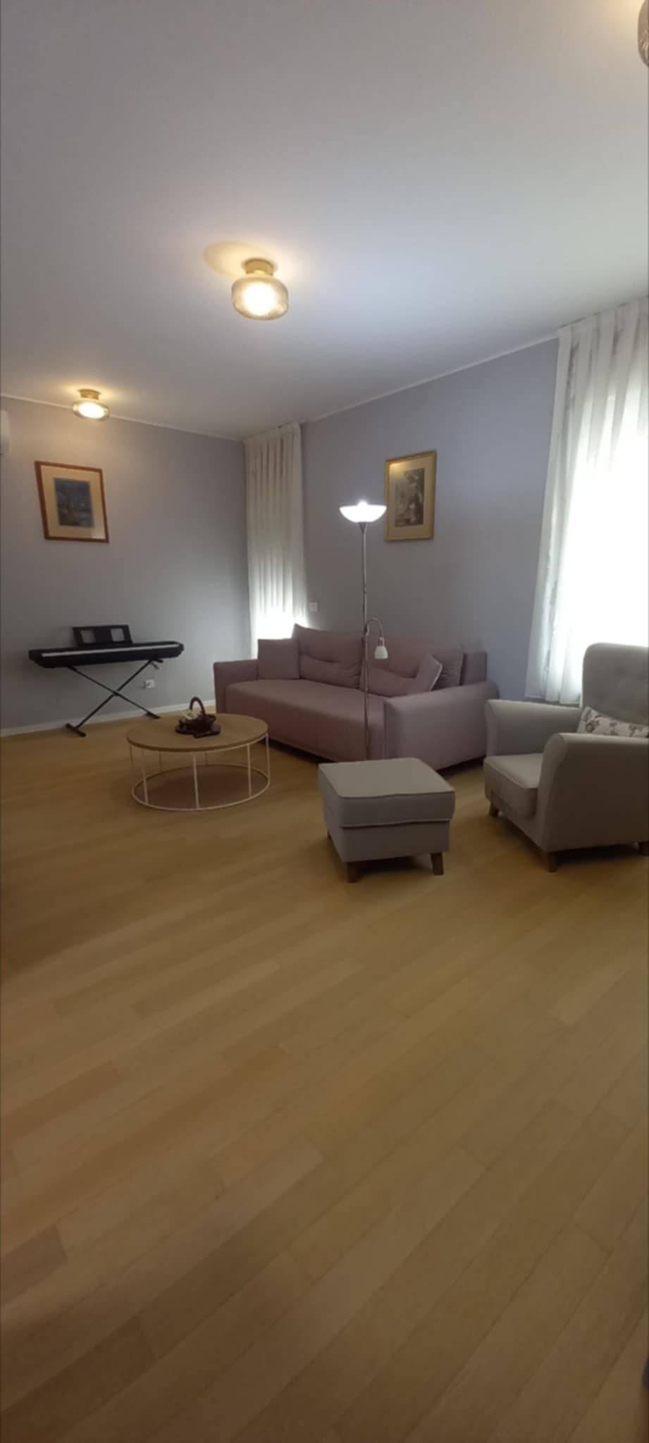 Samobor, trosoban stan + garaža i vanjsko parkirno