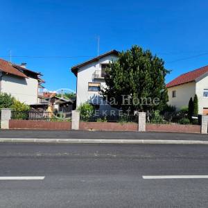 Samobor/obiteljska kuća 174 m2 sa okućnicom 260m2/dupleks
