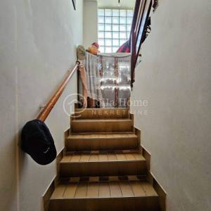 Samobor/obiteljska kuća 174 m2 sa okućnicom 260m2/dupleks
