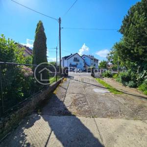 Samobor/obiteljska kuća 174 m2 sa okućnicom 260m2/dupleks