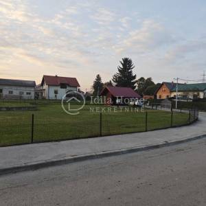Samobor/okolica/građevinsko z.sa vrtnom kućicom na 910 m2/TOP LOKACIJA!