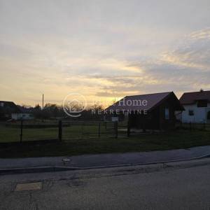 Samobor/okolica/građevinsko z.sa vrtnom kućicom na 910 m2/TOP LOKACIJA!