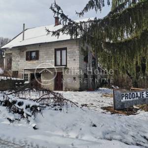 Samobor/Vrhovčak Građevinsko Zemljište sa starom kućom 3700 m2