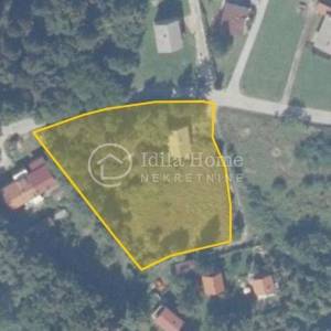 Samobor/Vrhovčak Građevinsko Zemljište sa starom kućom 3700 m2
