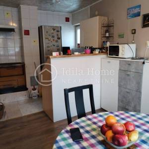 Samobor/Vrhovčak/POVOLJNO/Kuća Sa Dva Stana 120 m2