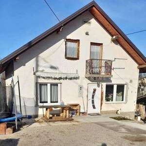 Samobor/Vrhovčak/POVOLJNO/Kuća Sa Dva Stana 120 m2