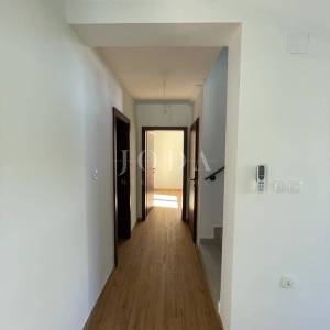 Samostojeća kuća na mirnoj lokaciji