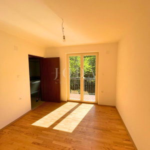 Samostojeća kuća na mirnoj lokaciji