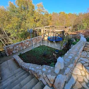 Samostojeća kuća s grijanim bazenom, okolica Dobrinja - otok Krk