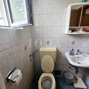Samostojeća kuća s tri stana, pogled more - Malinska