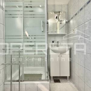 Samostojeća kuća u prvom redu do mora, Posedarje 