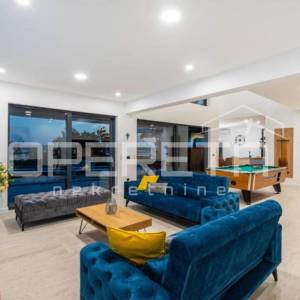 Samostojeća moderna kuća s pogledom na more, Maslenica