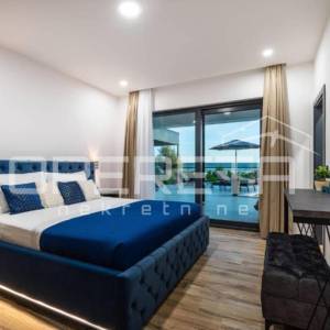 Samostojeća moderna kuća s pogledom na more, Maslenica