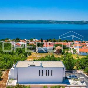 Samostojeća moderna kuća s pogledom na more, Maslenica