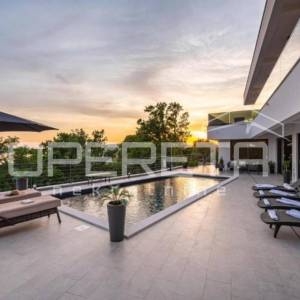 Samostojeća moderna kuća s pogledom na more, Maslenica